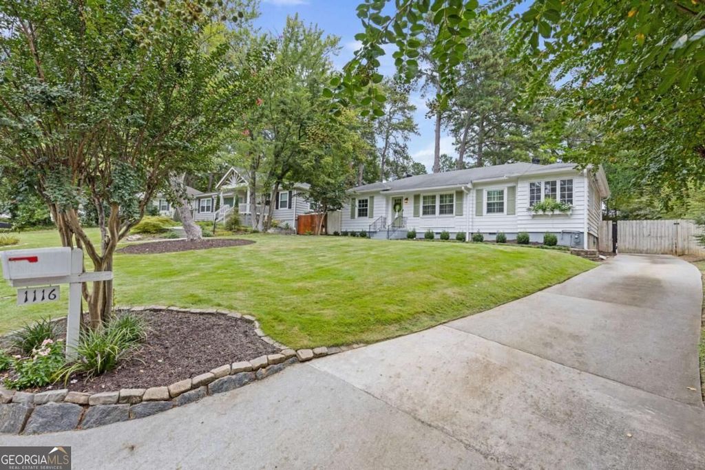 1116 Lindridge Drive NE, Atlanta, GA 30324 — photo 2
