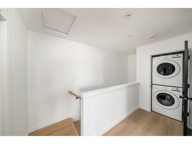 6061 Ne SIMPSON St, Portland, OR 97218