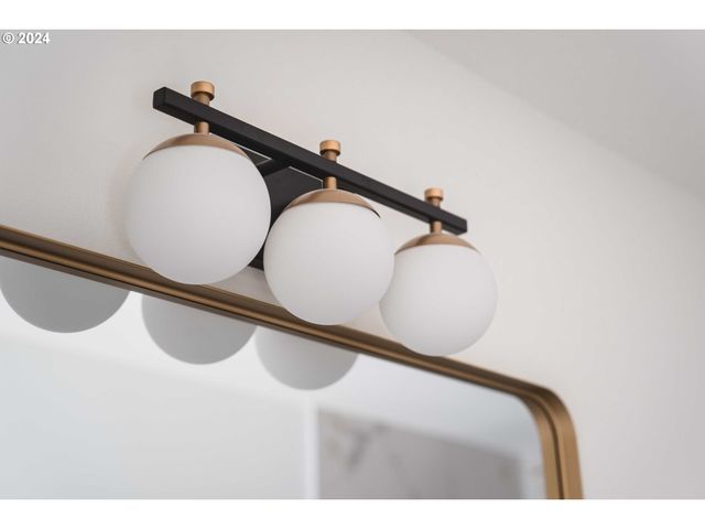 6061 Ne SIMPSON St, Portland, OR 97218