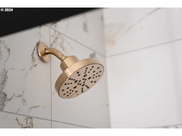 6061 Ne SIMPSON St, Portland, OR 97218