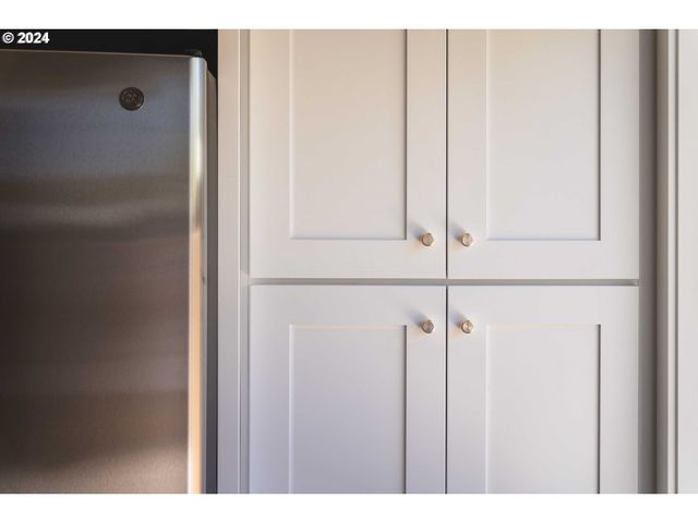 6061 Ne SIMPSON St, Portland, OR 97218