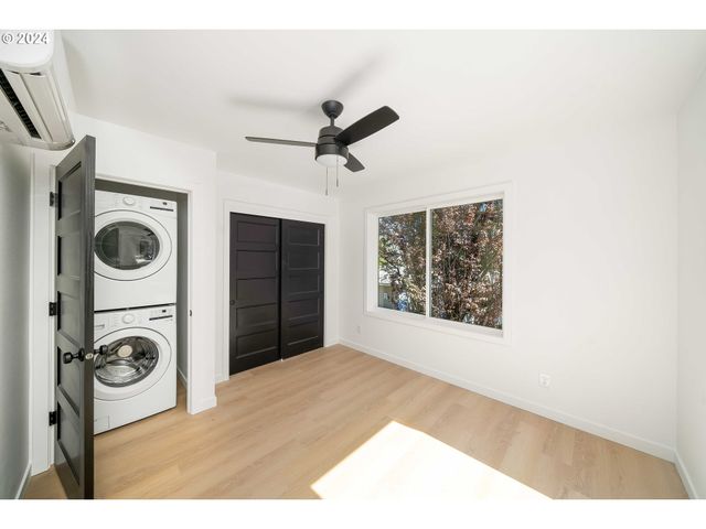 6061 Ne SIMPSON St, Portland, OR 97218