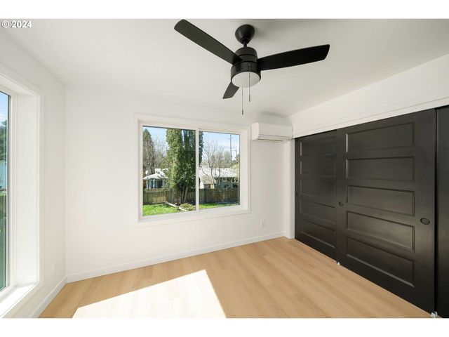 6061 Ne SIMPSON St, Portland, OR 97218