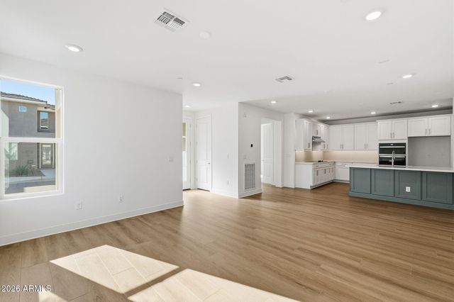 2121 W Sonoran Desert Drive 79, Phoenix, AZ 85085