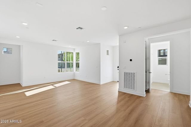 2121 W Sonoran Desert Drive 79, Phoenix, AZ 85085