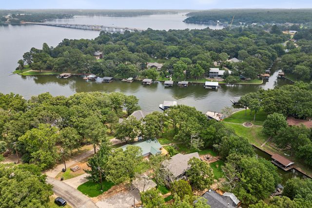 5336 Point La Vista Road, Malakoff, TX 75148