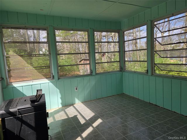 10 Mountain Top Lane, Huguenot, NY 12746