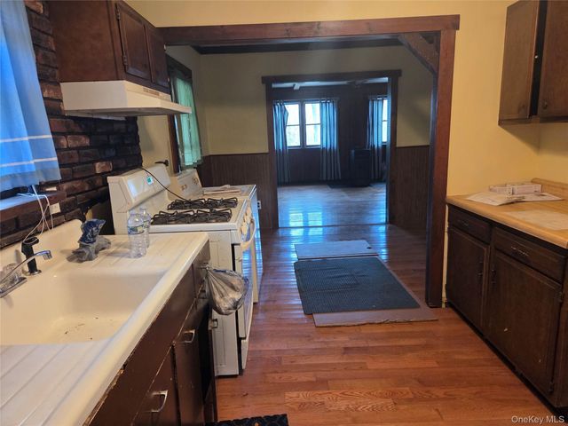 10 Mountain Top Lane, Huguenot, NY 12746