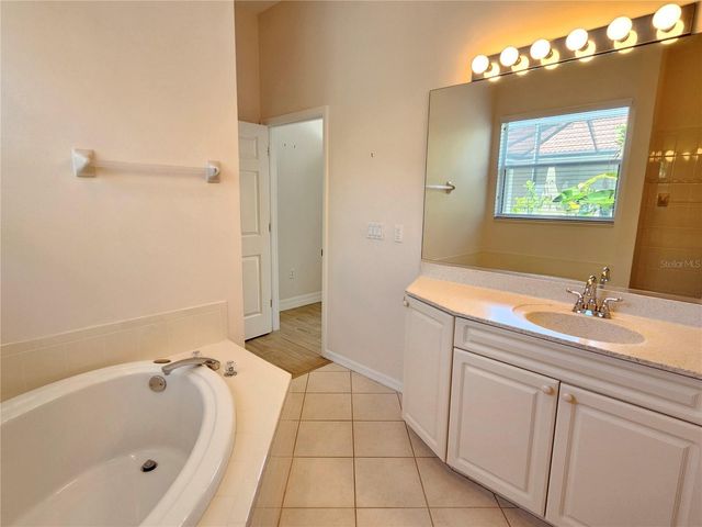 330 RIO TERRA, Venice, FL 34285