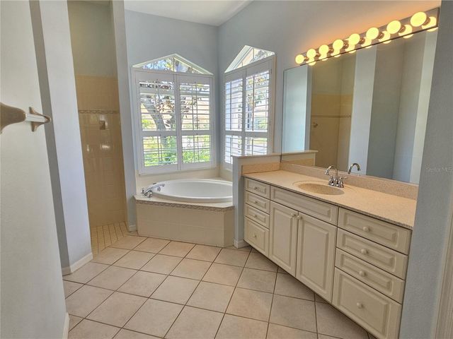 330 RIO TERRA, Venice, FL 34285