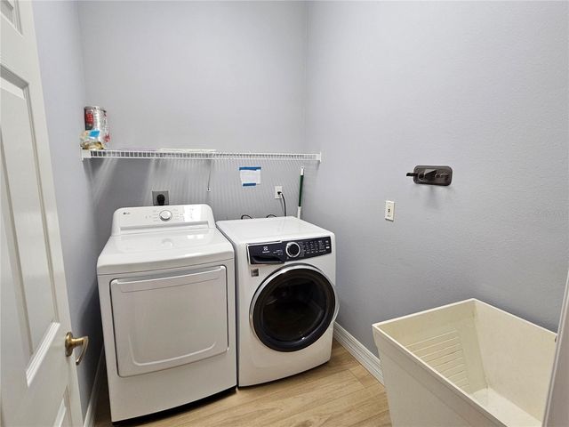 330 RIO TERRA, Venice, FL 34285