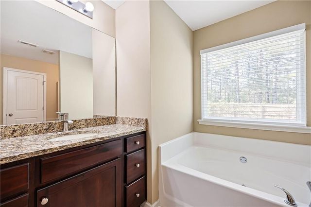 94 Hill Crest Circle, Hiram, GA 30141