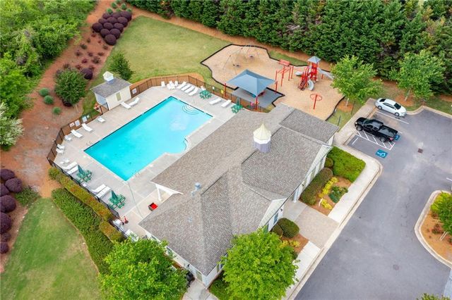 94 Hill Crest Circle, Hiram, GA 30141