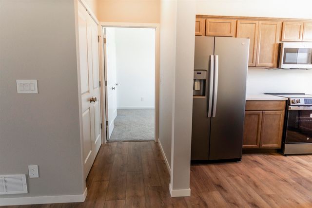 1219 Stone Lane, Waverly, IA 50677