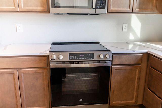 1219 Stone Lane, Waverly, IA 50677