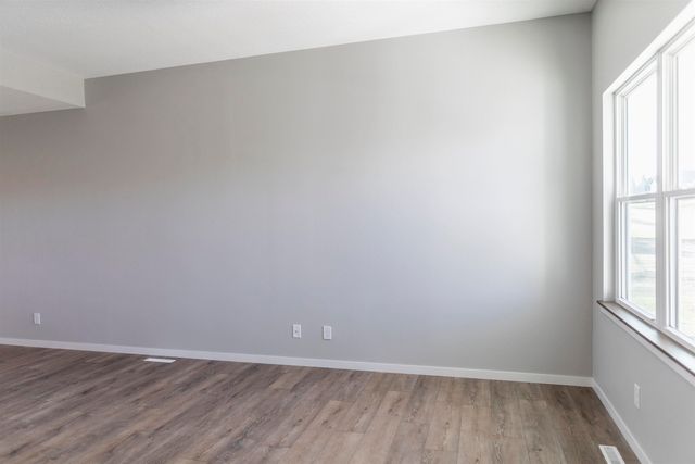 1219 Stone Lane, Waverly, IA 50677