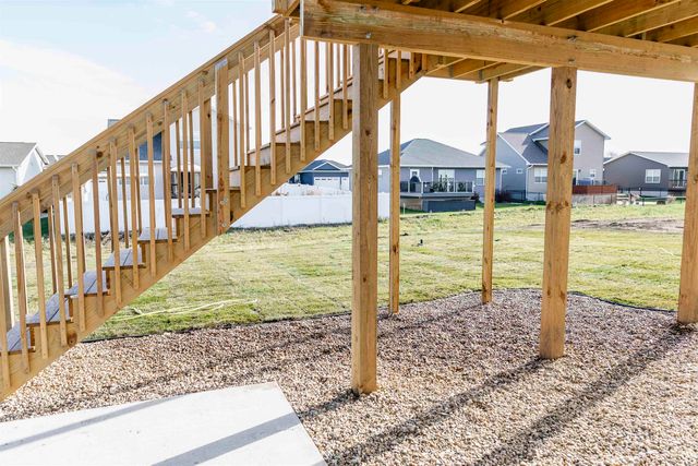 1219 Stone Lane, Waverly, IA 50677