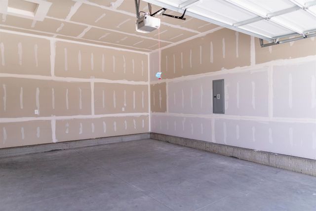 1219 Stone Lane, Waverly, IA 50677