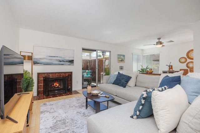 930 Via Mil Cumbres 35, Solana Beach, CA 92075