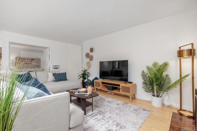 930 Via Mil Cumbres 35, Solana Beach, CA 92075