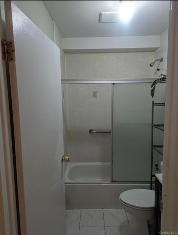10506 Pinegrove Street 2nd fl, Jamaica, NY 11435