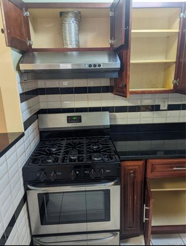 10506 Pinegrove Street 2nd fl, Jamaica, NY 11435