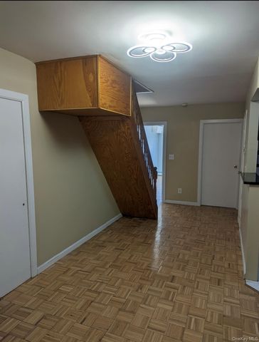 10506 Pinegrove Street 2nd fl, Jamaica, NY 11435
