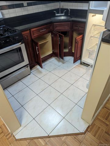10506 Pinegrove Street 2nd fl, Jamaica, NY 11435