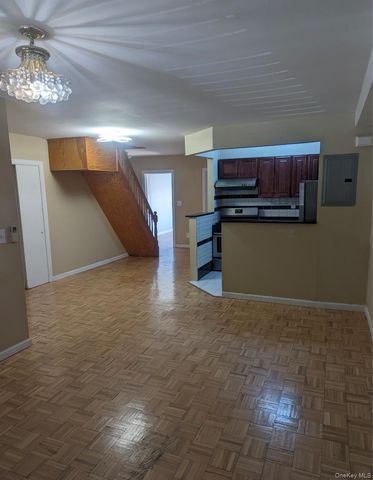 10506 Pinegrove Street 2nd fl, Jamaica, NY 11435
