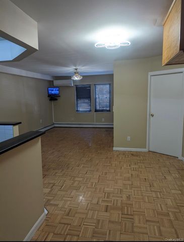 10506 Pinegrove Street 2nd fl, Jamaica, NY 11435
