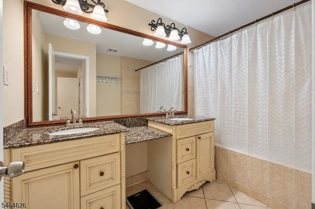 22 Borelle Sq, Sayreville Boro, NJ 08859
