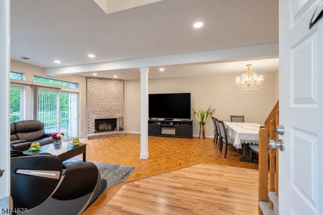 22 Borelle Sq, Sayreville Boro, NJ 08859