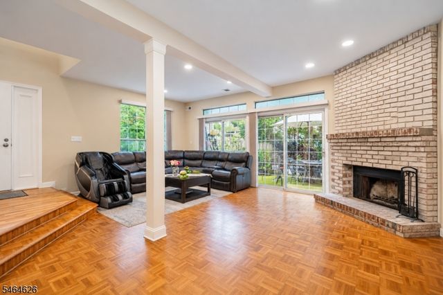 22 Borelle Sq, Sayreville Boro, NJ 08859