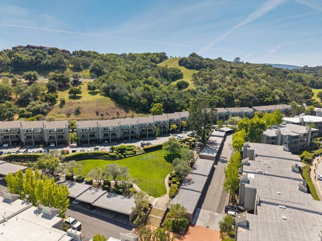 4028 Farm Hill Boulevard 5, Redwood City, CA 94061