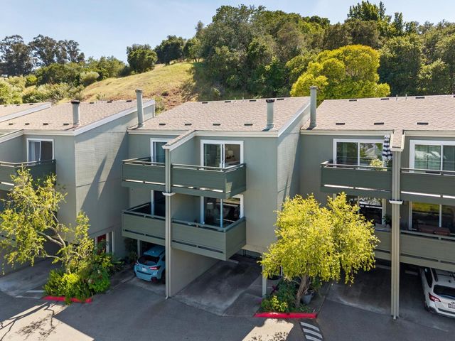 4028 Farm Hill Boulevard 5, Redwood City, CA 94061