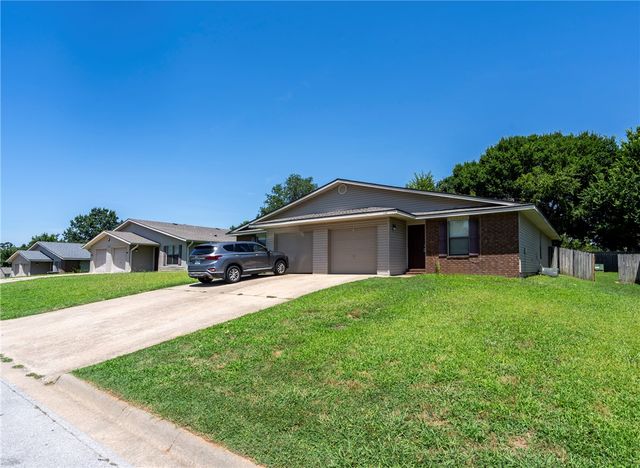 3468 Harvard Street, Fayetteville, AR 72704