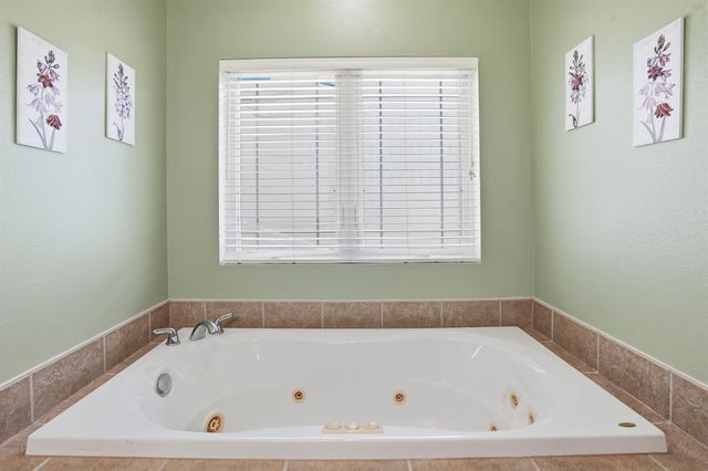4316 Wedgewood Drive, Cedar Falls, IA 50613