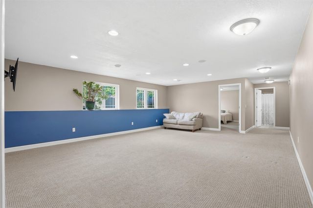 4316 Wedgewood Drive, Cedar Falls, IA 50613