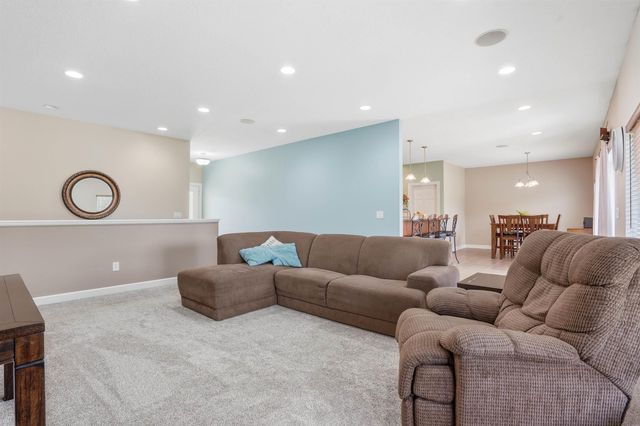 4316 Wedgewood Drive, Cedar Falls, IA 50613