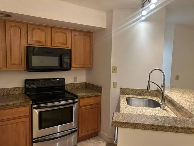 3370 N PINEWALK Drive N 1217, Margate, FL 33063