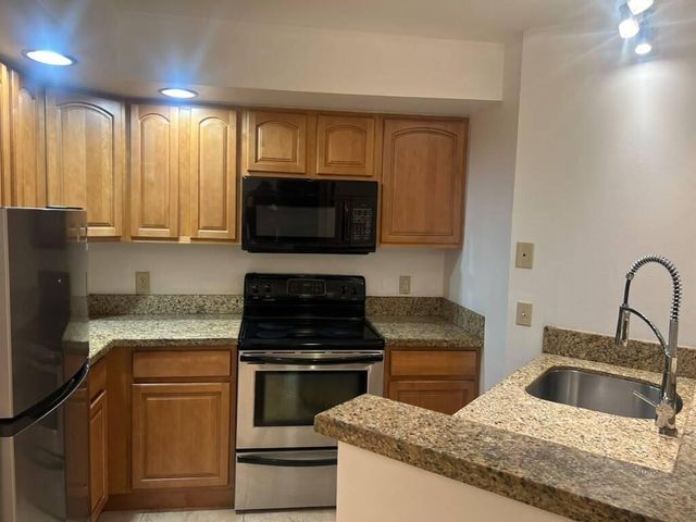3370 N PINEWALK Drive N 1217, Margate, FL 33063