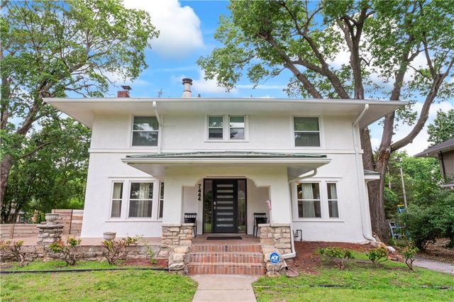 7444 Summit Street, Kansas City, MO 64114