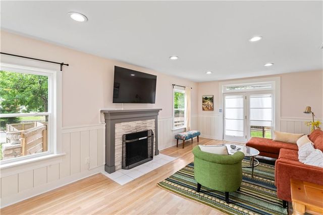7444 Summit Street, Kansas City, MO 64114