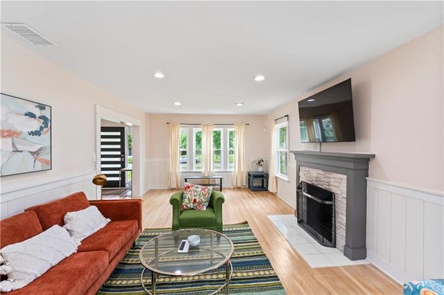 7444 Summit Street, Kansas City, MO 64114