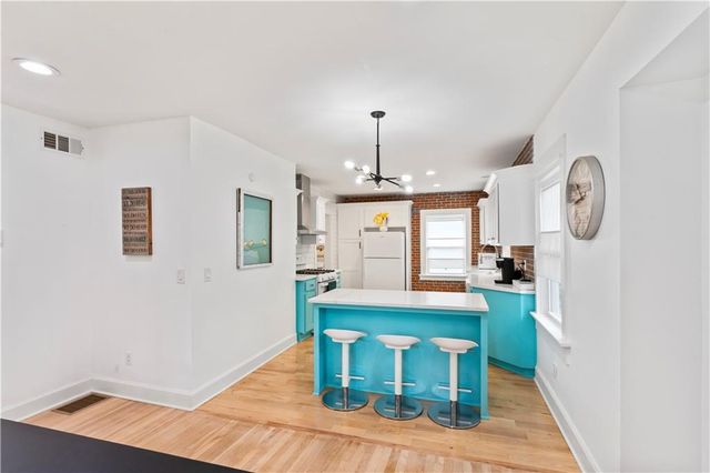 7444 Summit Street, Kansas City, MO 64114