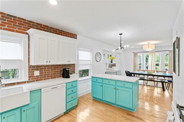 7444 Summit Street, Kansas City, MO 64114