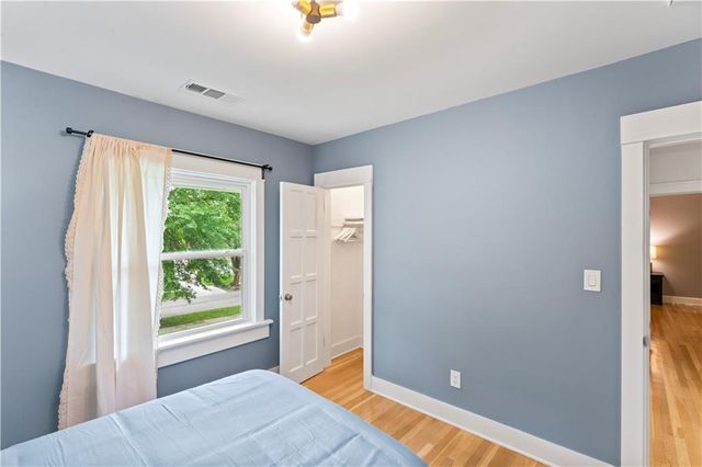 7444 Summit Street, Kansas City, MO 64114