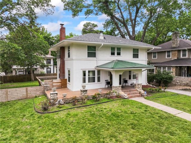 7444 Summit Street, Kansas City, MO 64114
