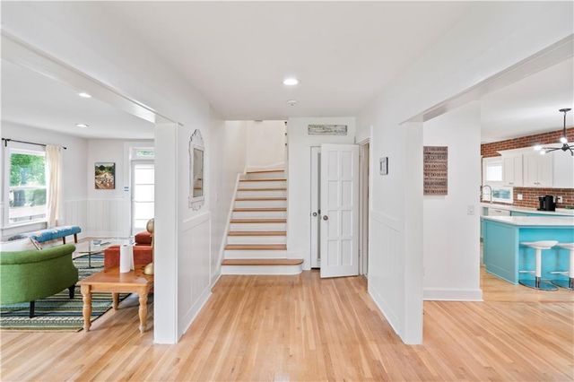 7444 Summit Street, Kansas City, MO 64114