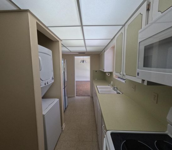 20 SE Turtle Creek Drive Apt F, Tequesta, FL 33469
